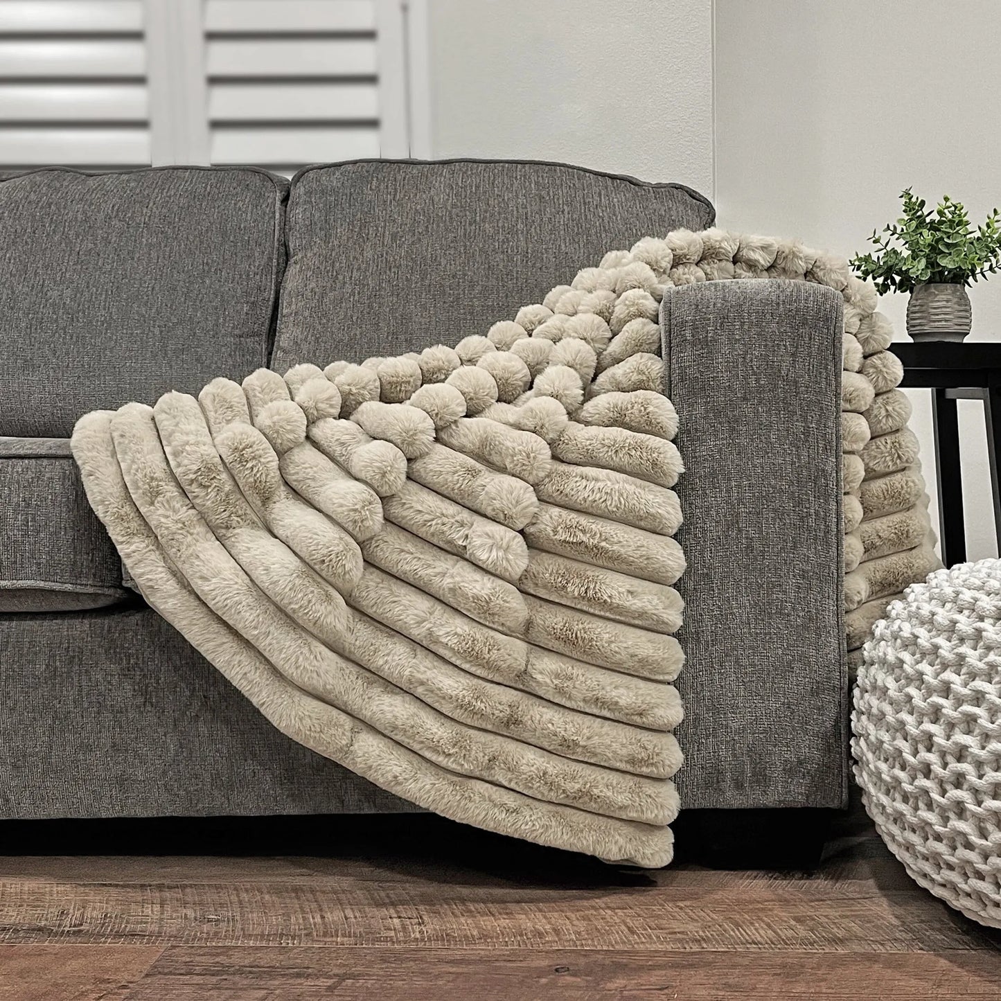 Puffy Faux Fur Throw Blanket